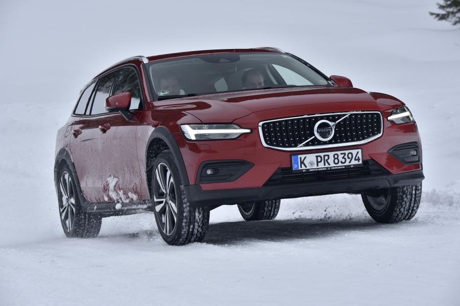  Volvo V60 D4 Cross Country 2018 года  (WW) (фото 49 из 49)